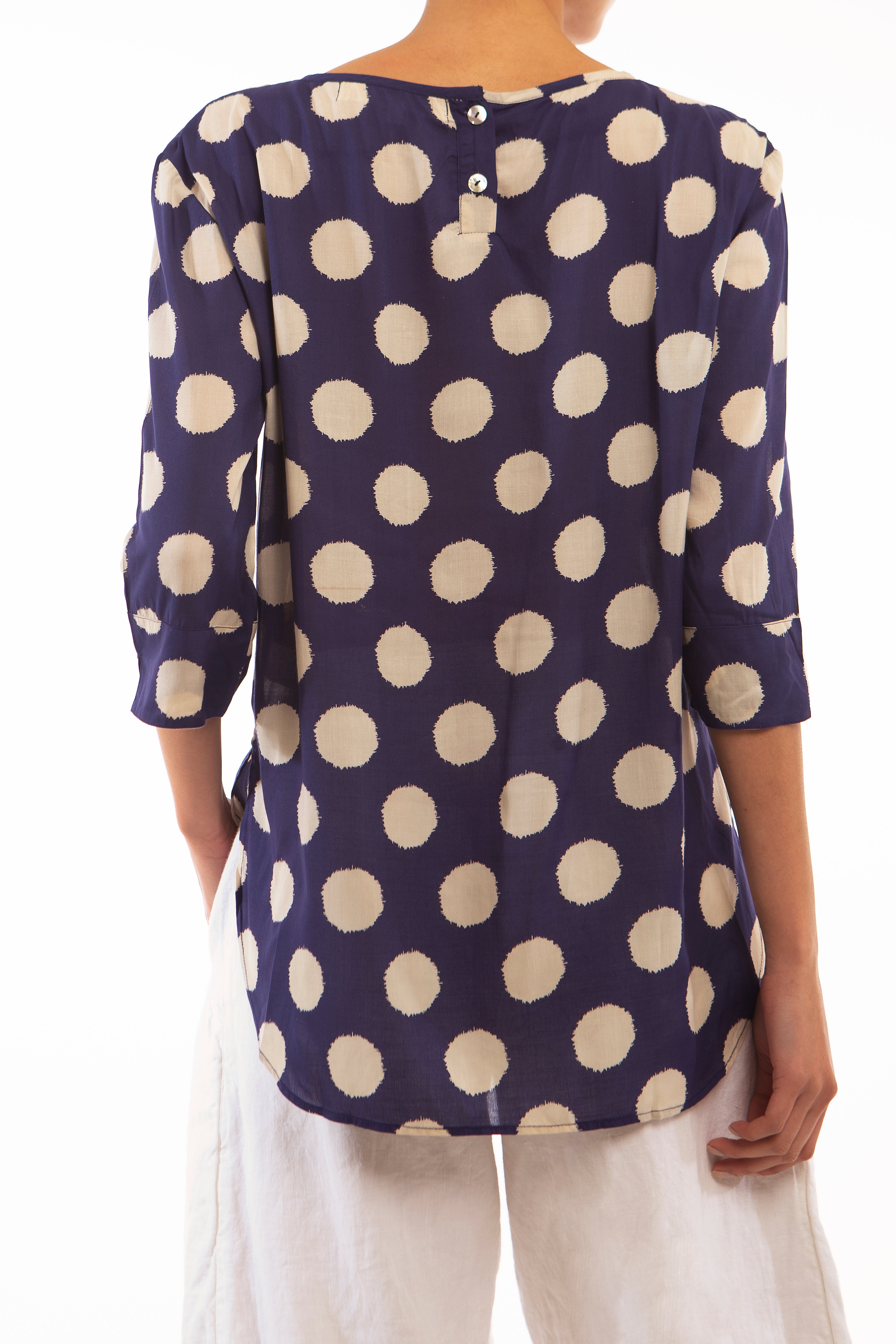 round neck shirt, blue polkadot